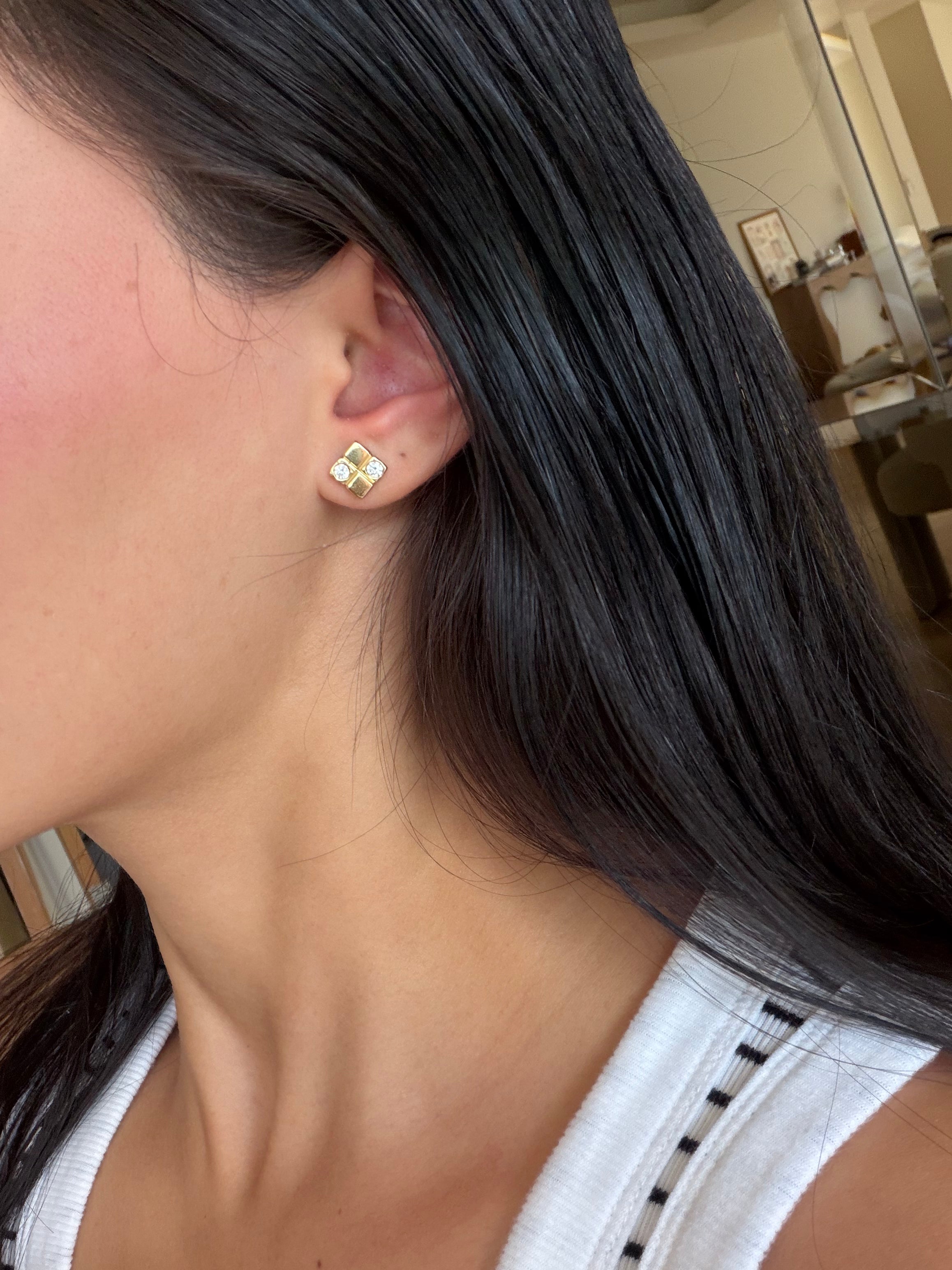 4-Square Studs